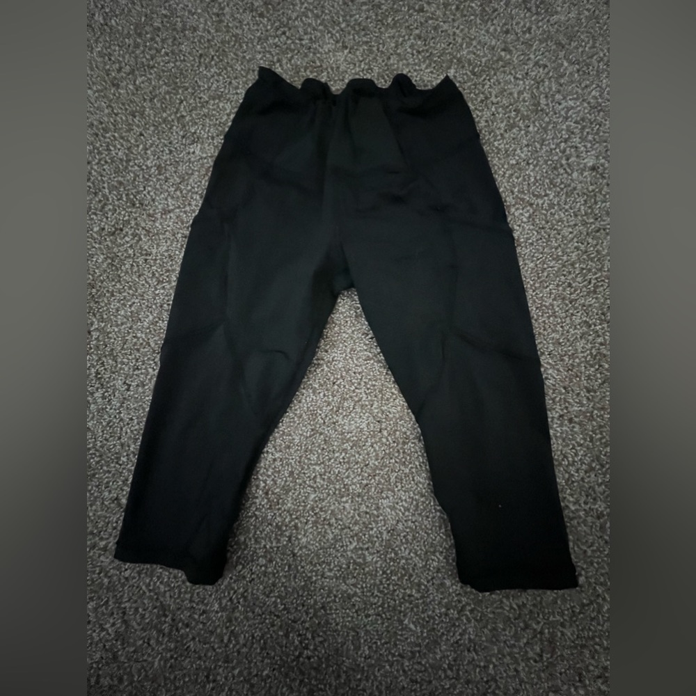 * knee yoga: 10 LULULEMON